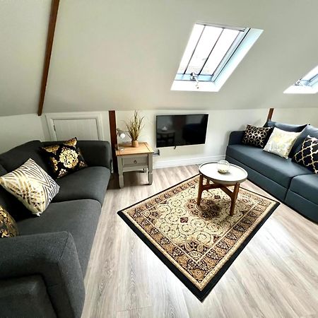 Glastonbury Secret Retreat - 1 Bd Split-Level Apt, Sleeps 3 Buitenkant foto