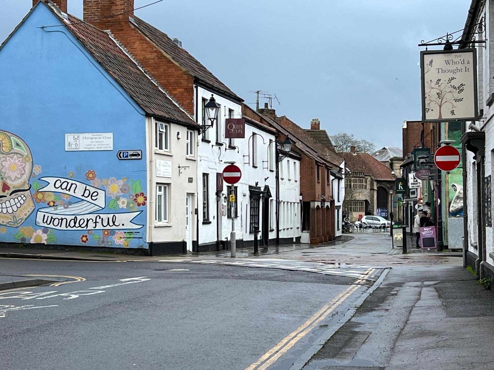 Glastonbury Secret Retreat - 1 Bd Split-Level Apt, Sleeps 3 Buitenkant foto
