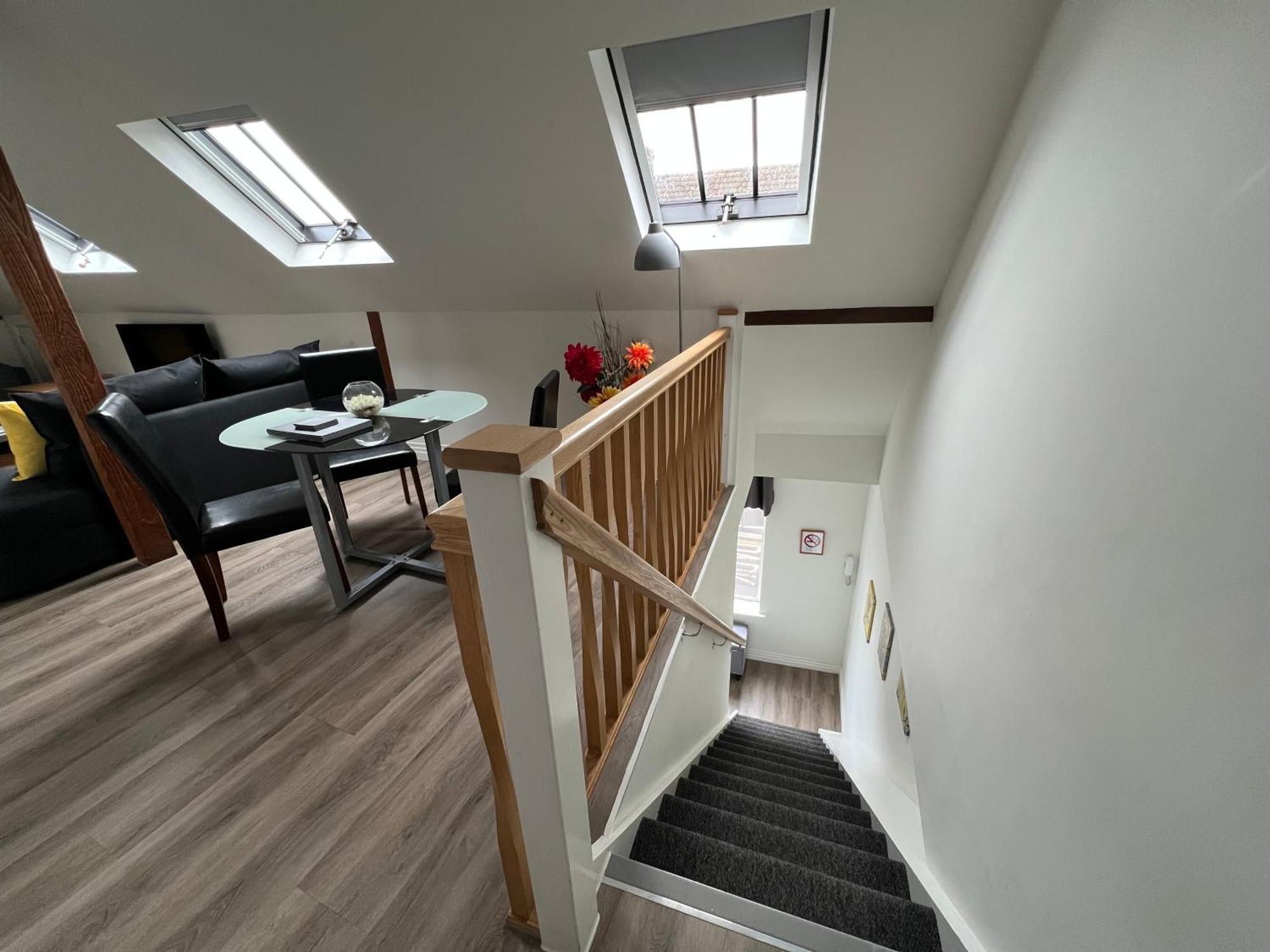 Glastonbury Secret Retreat - 1 Bd Split-Level Apt, Sleeps 3 Buitenkant foto