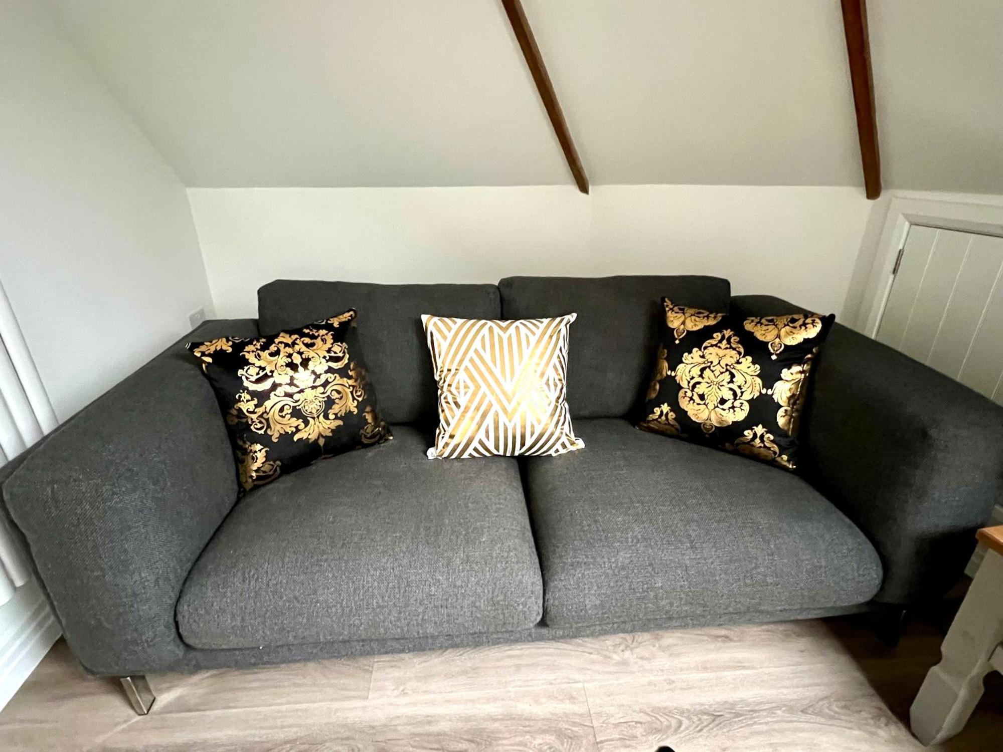 Glastonbury Secret Retreat - 1 Bd Split-Level Apt, Sleeps 3 Buitenkant foto